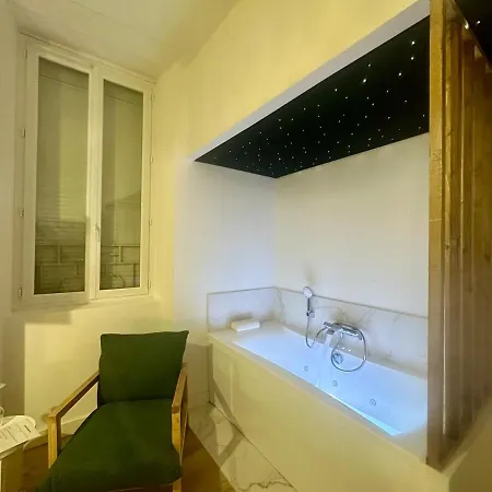 Le Etoile - Baignoire Balneo Et Sauna Privatif Apartment Mont-de-Marsan