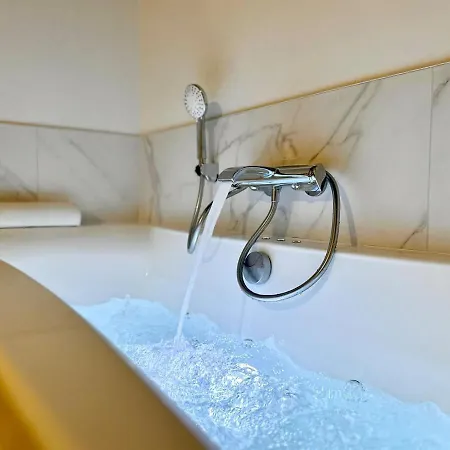 Apartment Le Etoile - Baignoire Balneo Et Sauna Privatif Mont-de-Marsan
